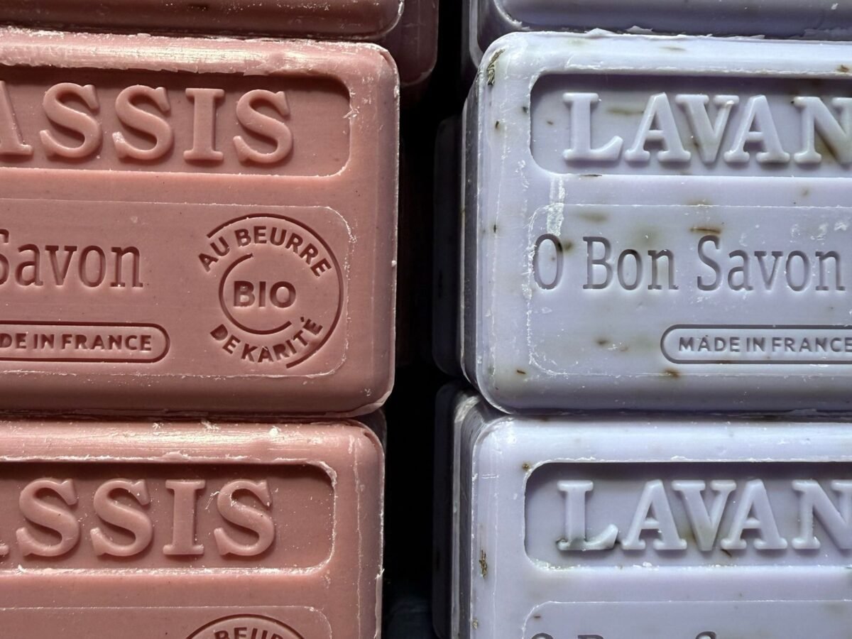 Marques de cosmétique bio françaises : ce que chacune déclare vraiment