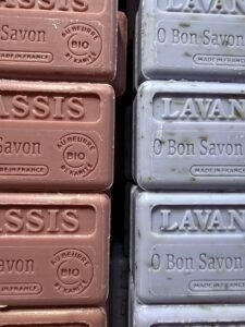 Marques de cosmétique bio françaises : ce que chacune déclare vraiment