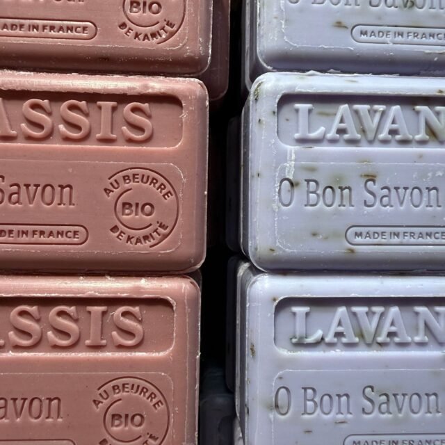 Marques de cosmétique bio françaises : ce que chacune déclare vraiment