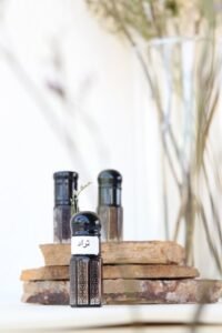Pourquoi les parfums arabes à l’huile tiennent plus longtemps qu’une eau de parfum ?